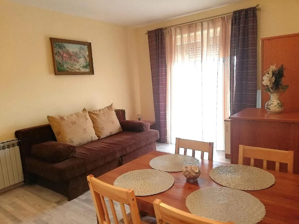 Apartment Mara بوريتش