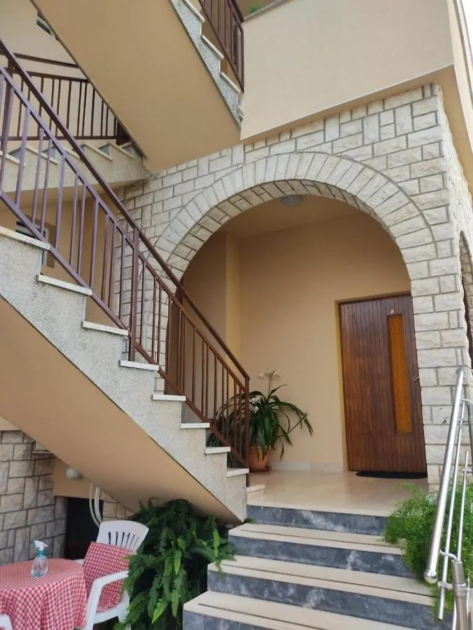 Apartment Mara بوريتش