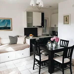 apartments-paklenica.hotelinzadar.com/